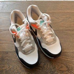 New Nike max correlate